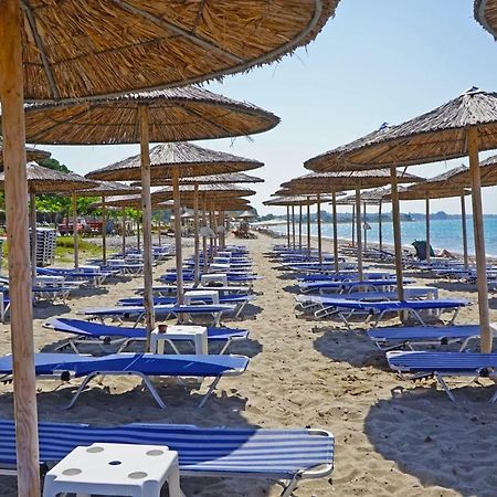 Villa Fofo - Beautiful Sea Front Villa With 650M2 Garden Nea Kallikrateia Kültér fotó